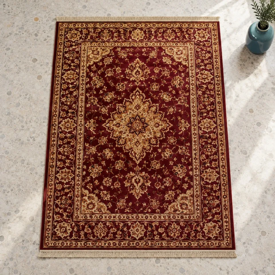 Koyu bordo ve altın renkli parlak iplikli İran desenli halı